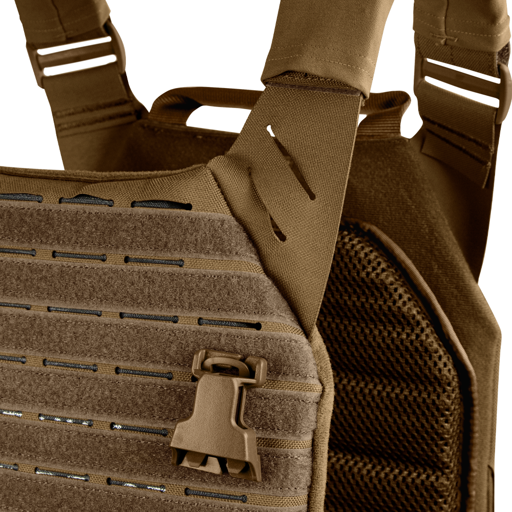 Image of the front of the Condor Elite LCS Vanquish Plate Carrier