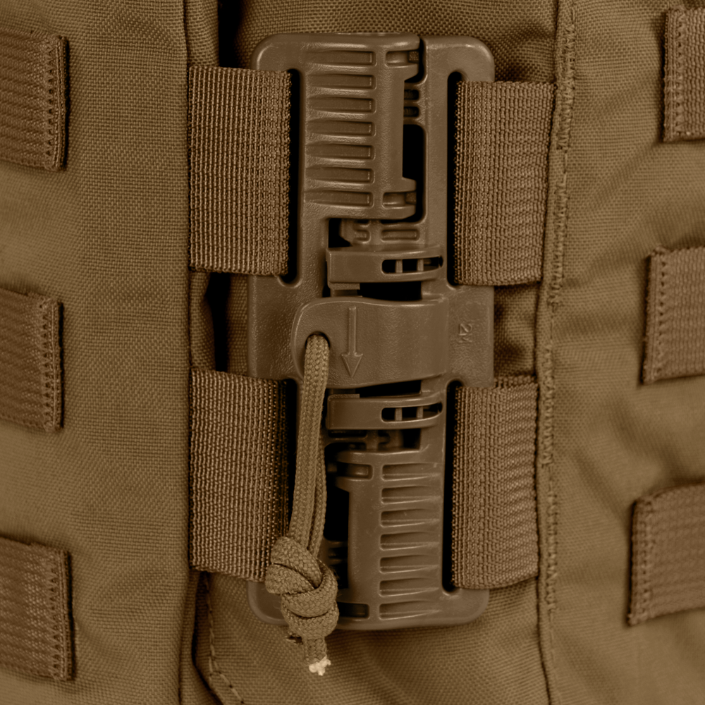 Image of the quick-release buckles for the cummerbund