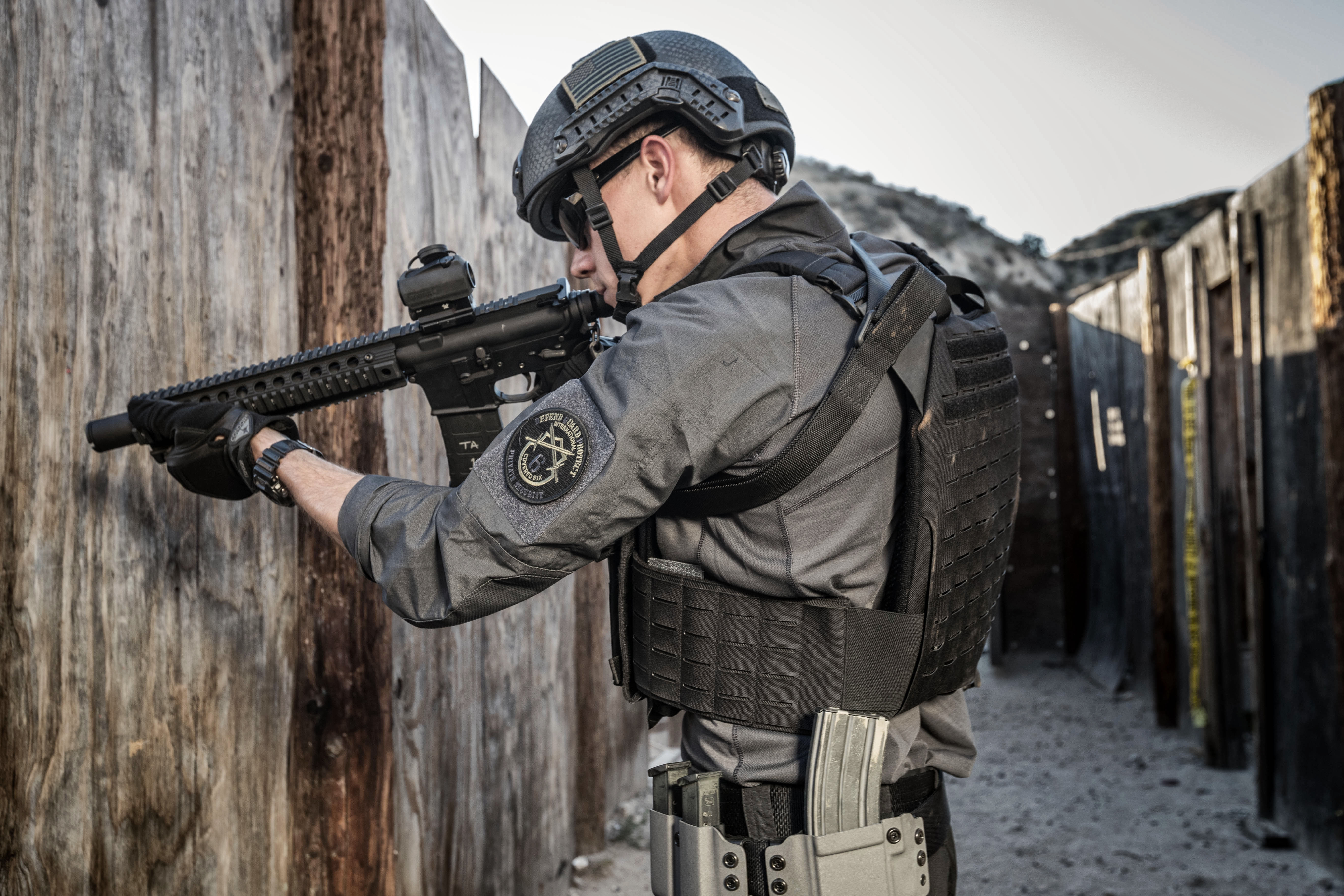 a close up side image of the plate carrier