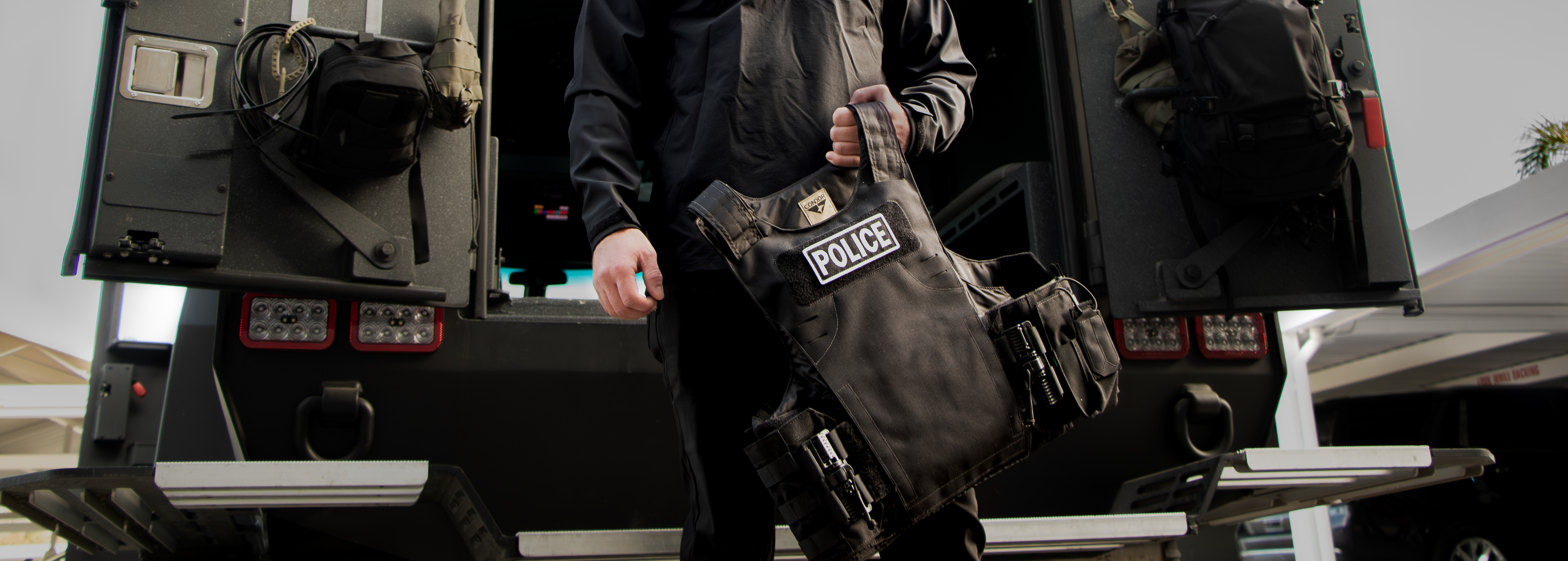 image of a security guard wearing a lcs vanquish LT