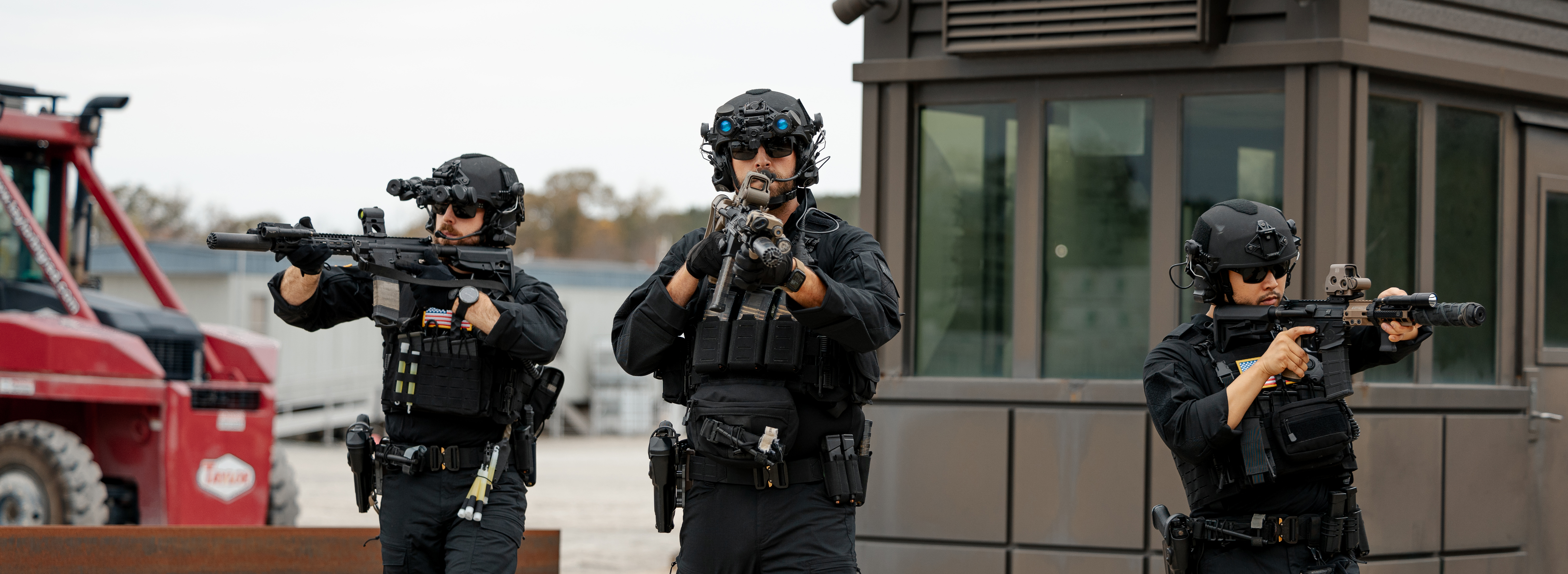 SWAT Team Member Looking in the distance wearing Vanquish RS Plate Carrier