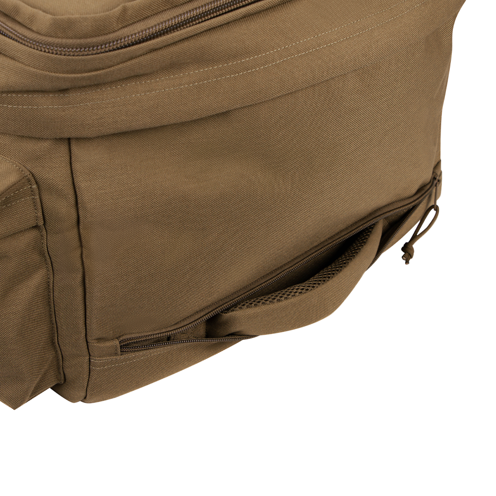 Image of hidden handle on the duffle