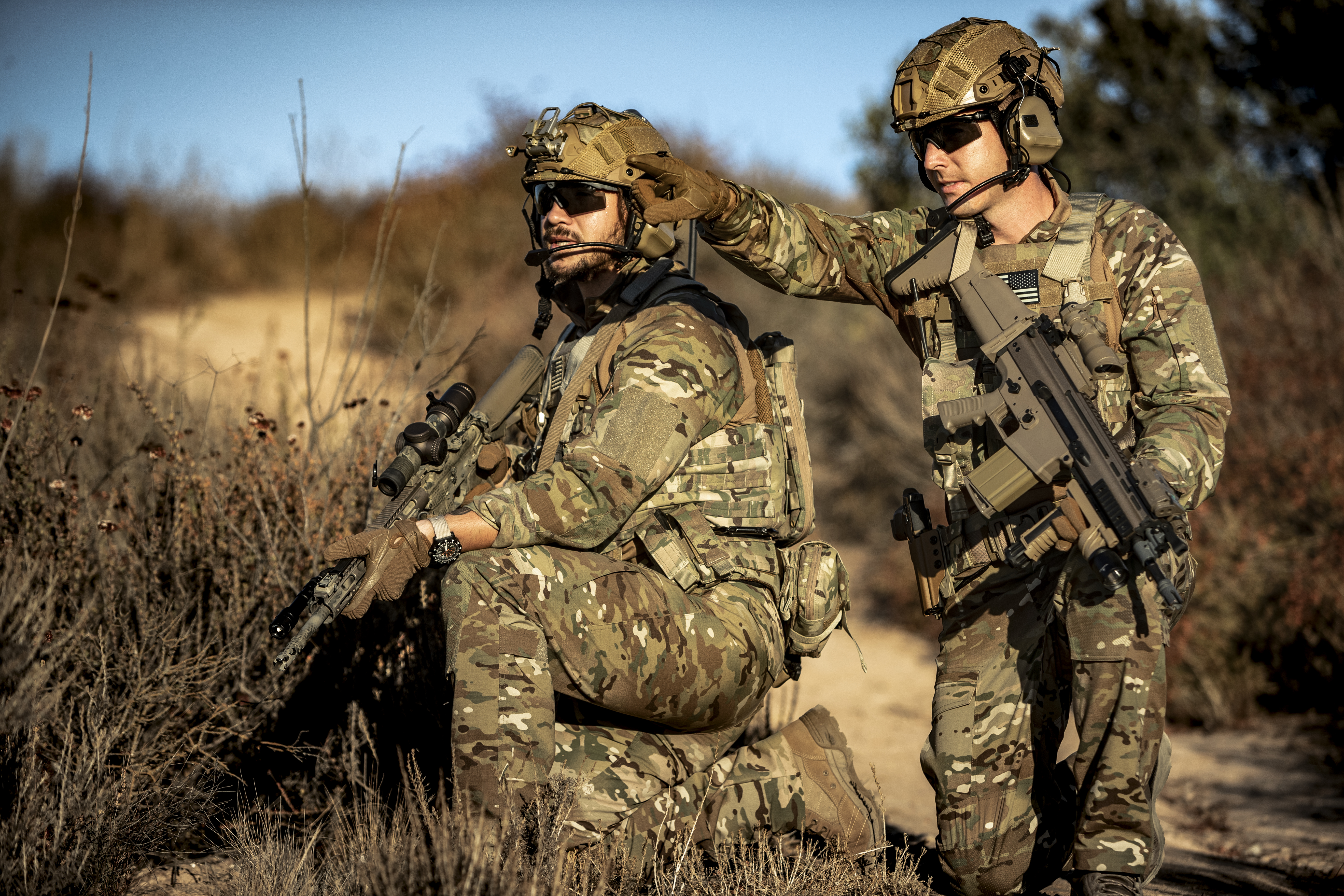Image of two soldiers wearing a multicam vanquish plate carrier