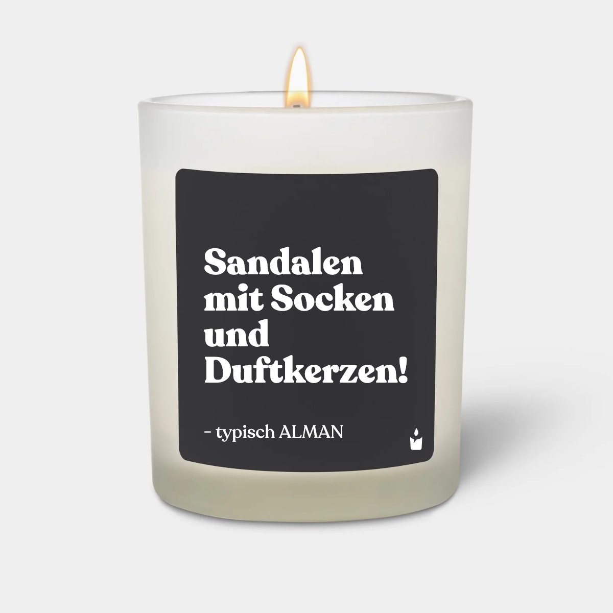 Duftkerze Weiss Woody Sandalen mit Socken und Duftkerzen! Typisch Alman