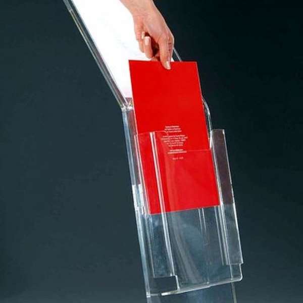 DSI Akryl Infostander med brochureholder vertikal - A4 - 21x29.7 cm, Model 802