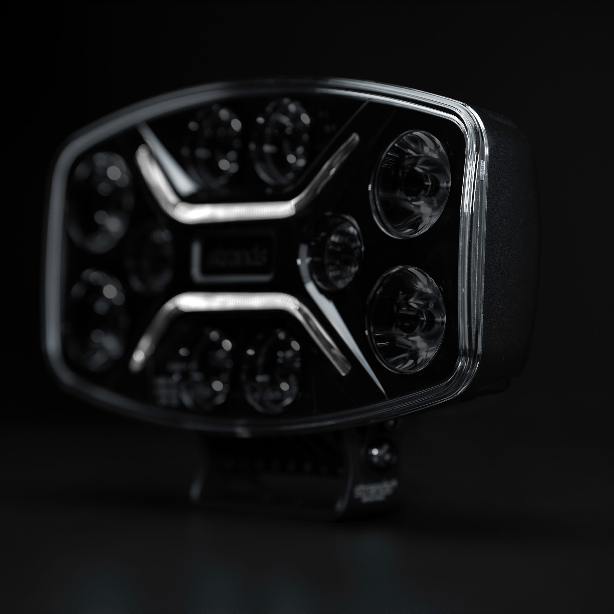 ころう DARK KNIGHT INSANE DRIVING LIGHT OVAL - Strands