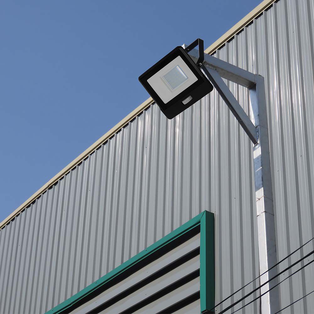 30W LED PIR Sensor Floodlight SAMSUNG CHIP Black Body 3000K img 1