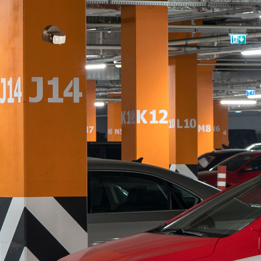 Sensore di movimento a infrarossi con corpo nero