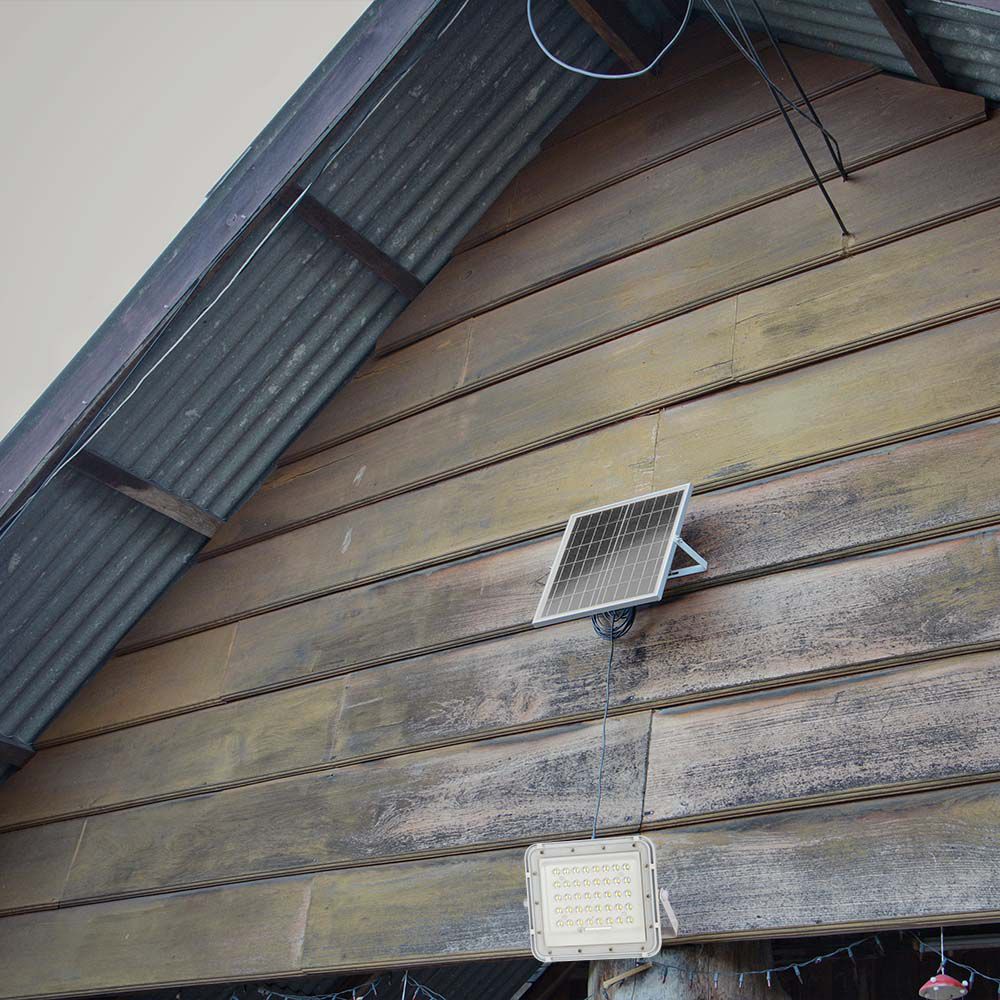 Faro LED con Telecomando e Pannello Solare 10W Batteria sostituibile Cavo da 3m Colore Bianco 