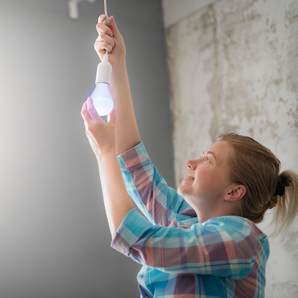 LED Lampadina 15W E27 A60 SMART WIFI RGB, Corpo Bianco, Luce Bianco Caldo img 1