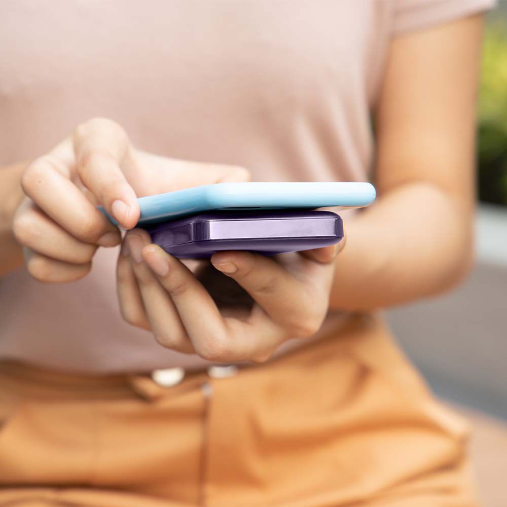 Power Bank 5000 mAh 9mm ultra sottile MagSafe in lega di alluminio magnetico con Display e Ricarica Wireless img 1