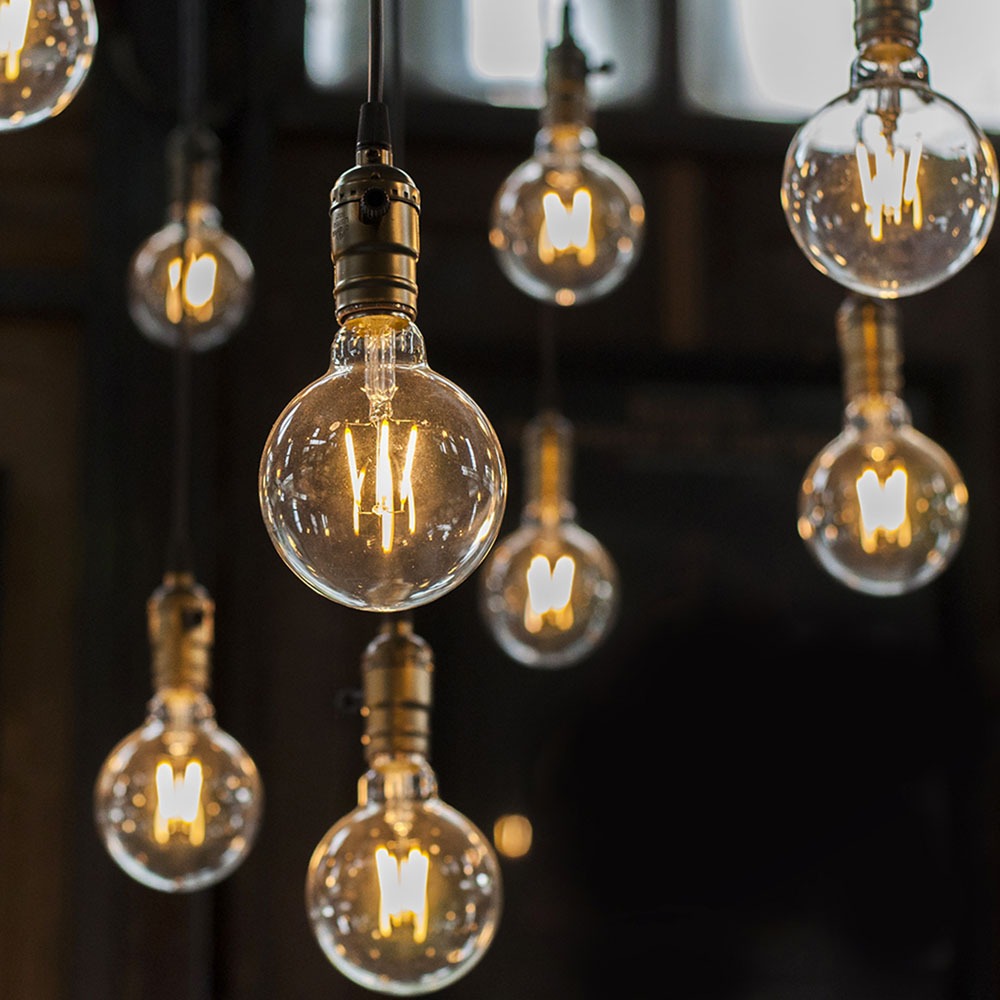 LED Lampadina 6W Filamento E27 G125 Vetro trasparente 6400K