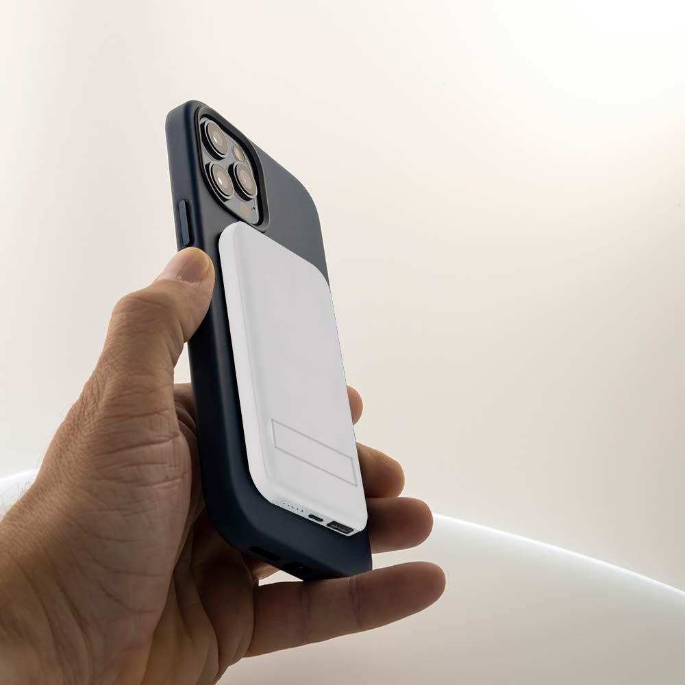 ower Bank 10000 mAh MagSafe Ultra Sottile Magnetico con Ricarica Wireless Colore Bianco