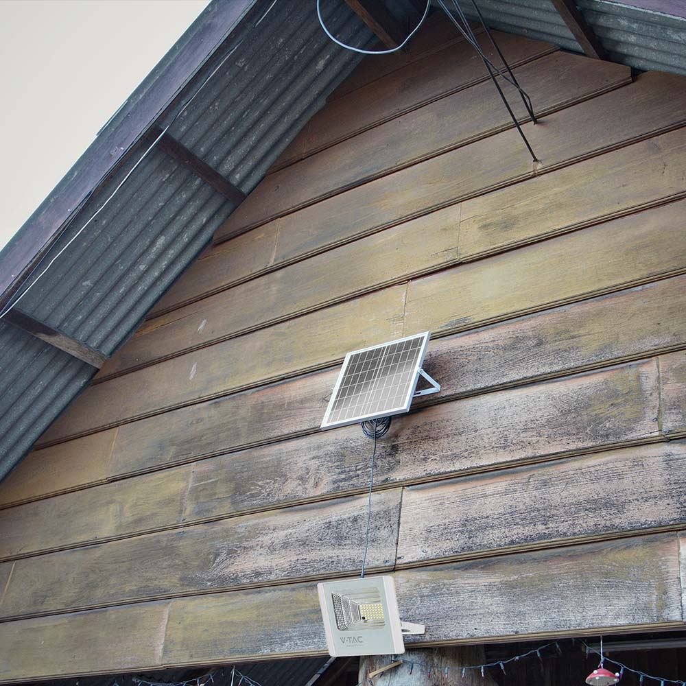 Faro LED con Telecomando e Pannello Solare 12W Colore Bianco 4000K IP65 img 1