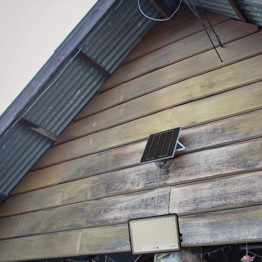 Faro LED con Telecomando e Pannello Solare Batteria sostituibile Cavo da 3m Colore Nero