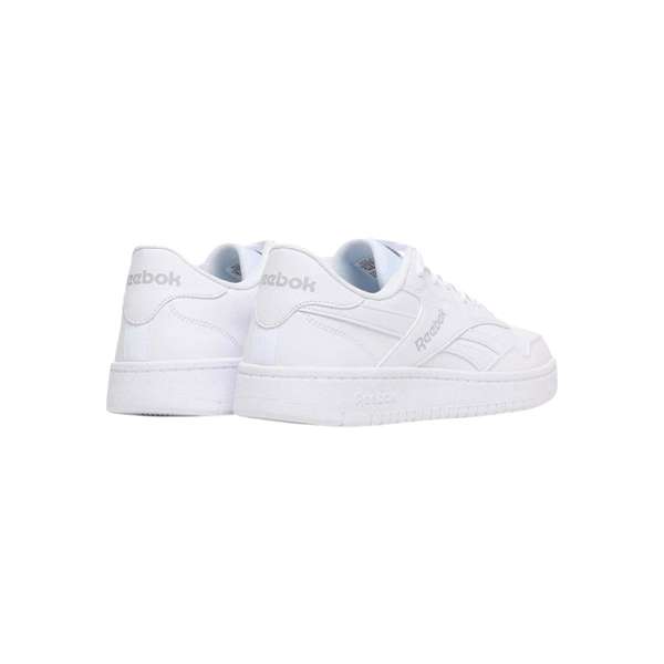 Tenis BB 1000 Los tenis Reebok BB1000 combinan un estilo clásico de baloncesto con un diseño funcional para el día a día.