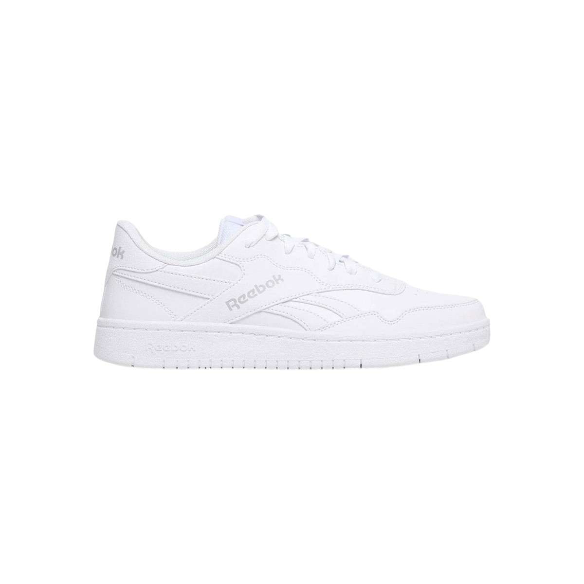 Los tenis Reebok BB1000 combinan un estilo clásico de baloncesto con un diseño funcional para el día a día.