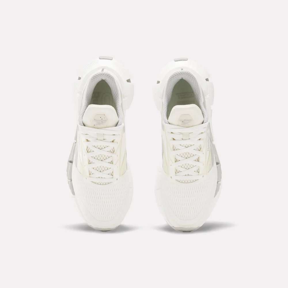 El FloatZig 1 de Reebok combina suavidad y elasticidad, diseñados para inspirar a salir al aire libre y correr. image number 3