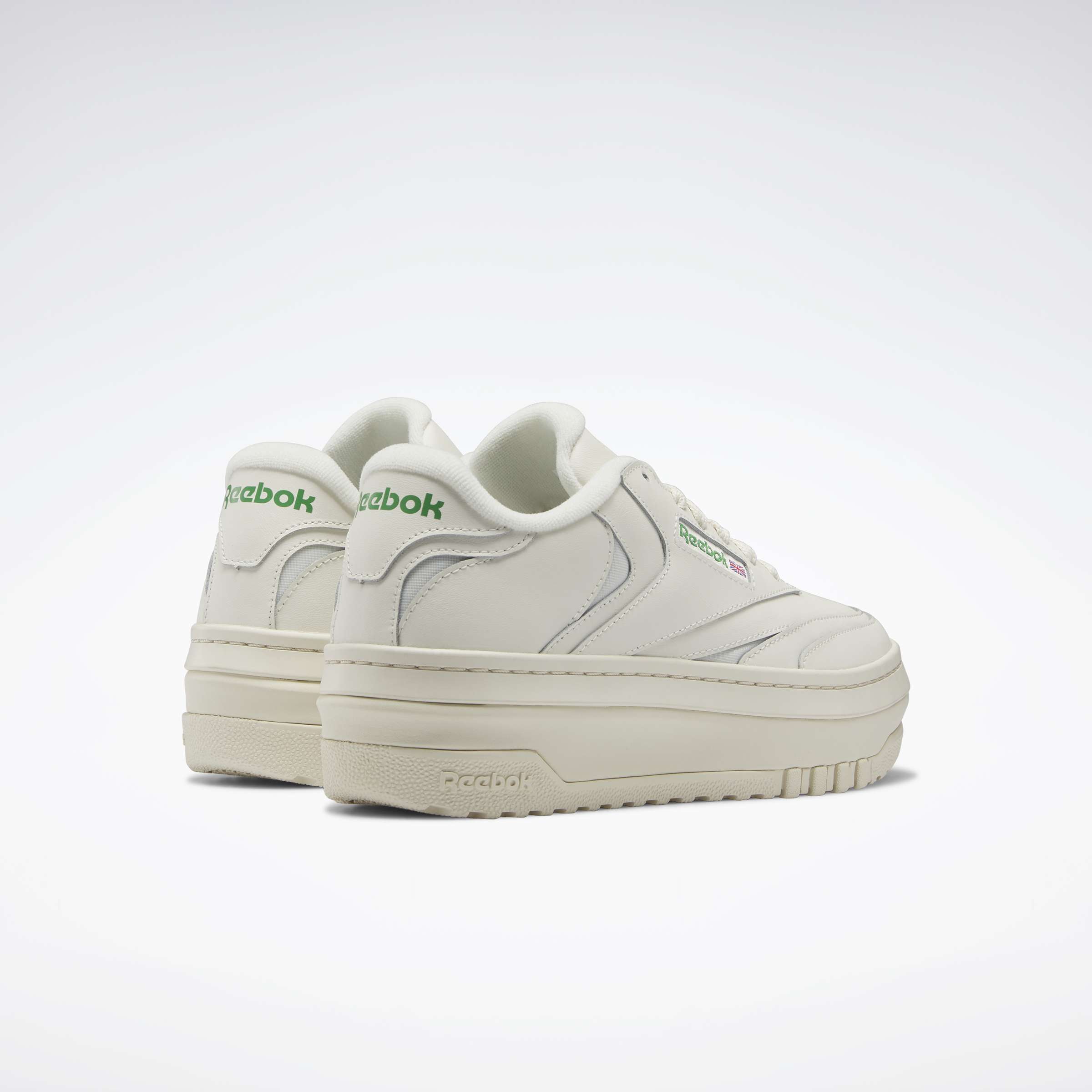 Ser súper extra es algo bueno. Estos zapatos Club C Extra lo demuestran. Una entresuela de plataforma exagerada te brinda un punto de vista elevado. image number 1