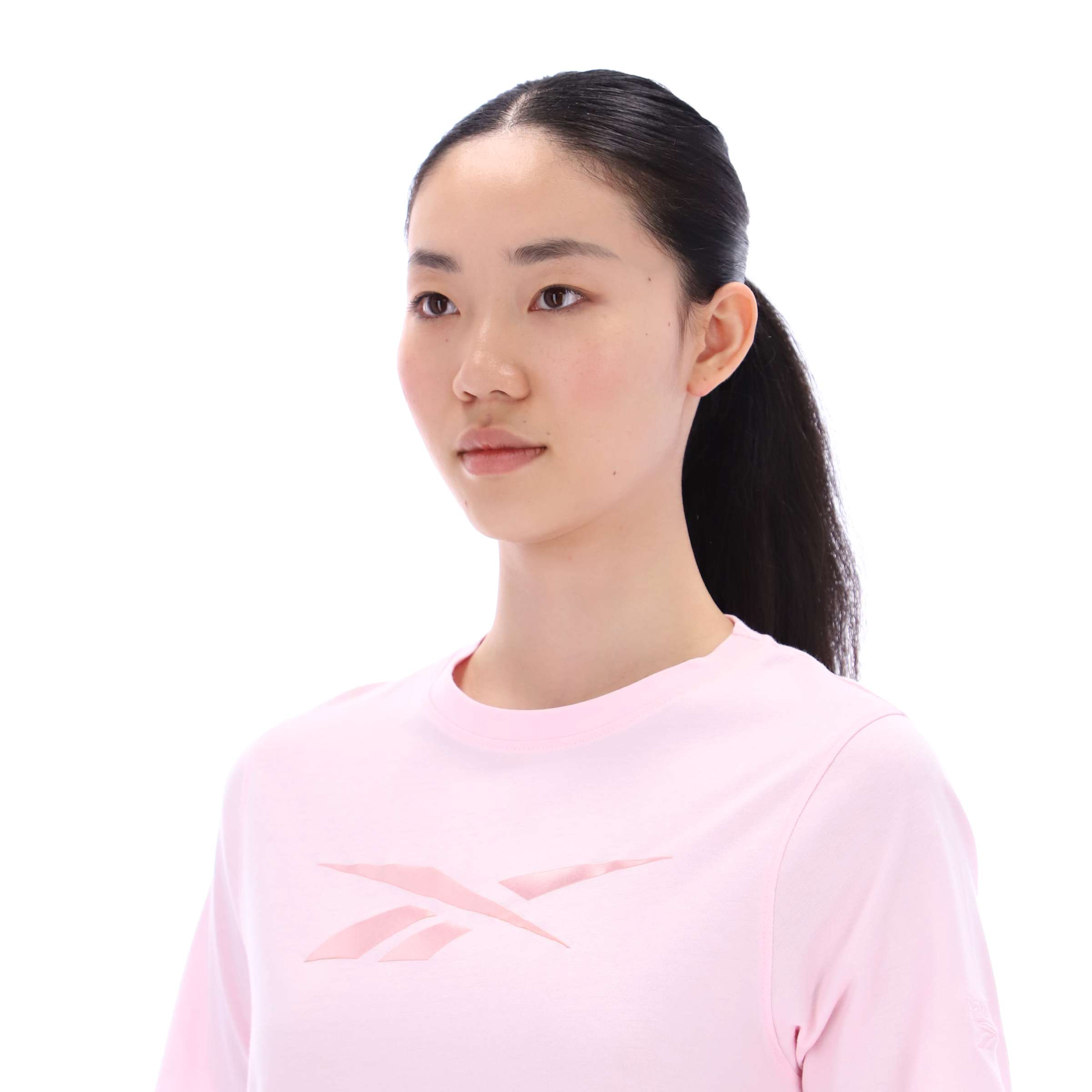 Playera Audrey logo tonal cuello redondo image number 4