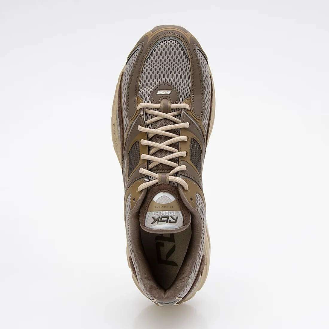 Los tenis Premier Trinity KFS incorporan un sistema de ajuste cinético que proporciona soporte y flexibilidad. image number 4