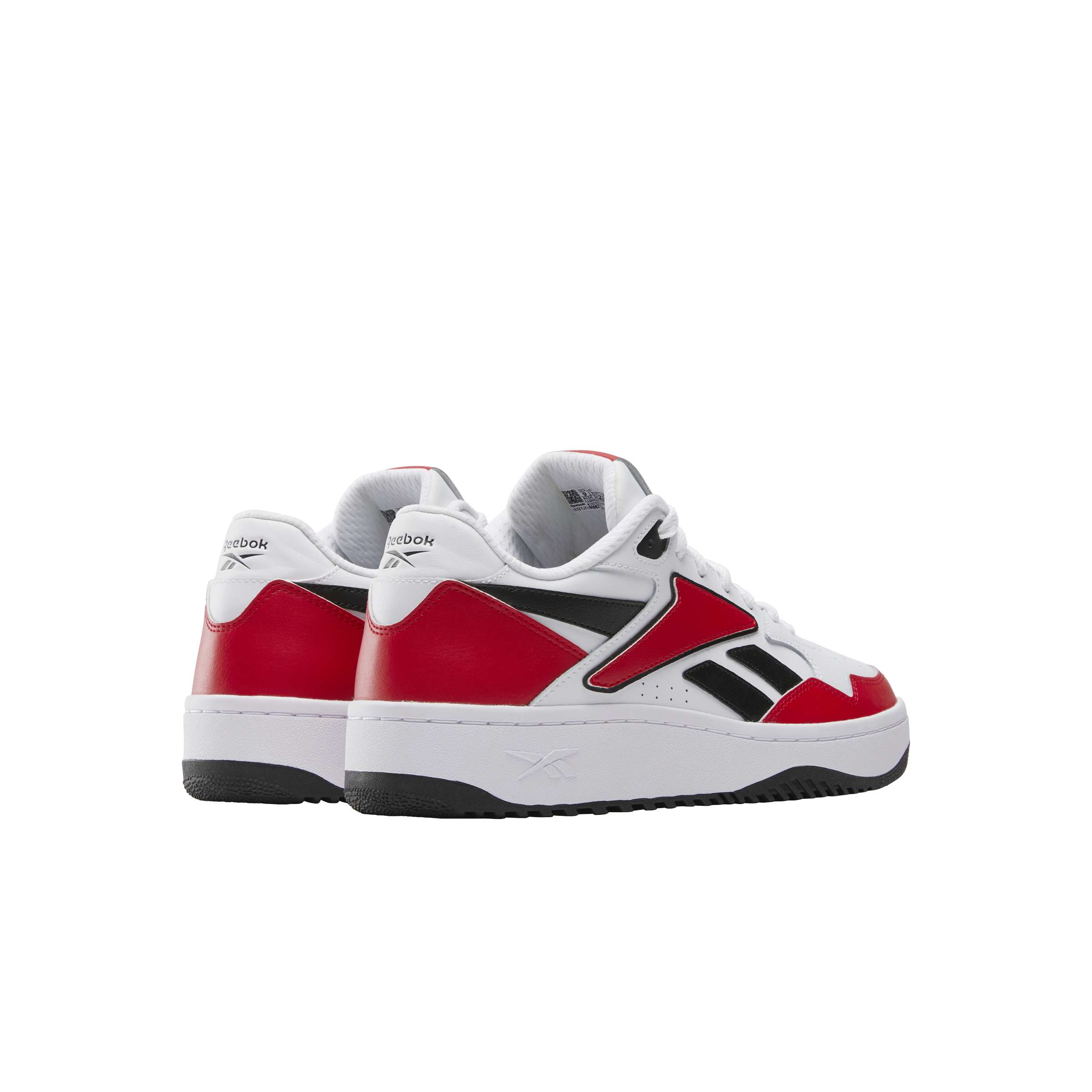 Inspirados en el legado de Reebok de los años 90, reinventan un estilo clásico de baloncesto con una parte superior de cuero suave. image number 1