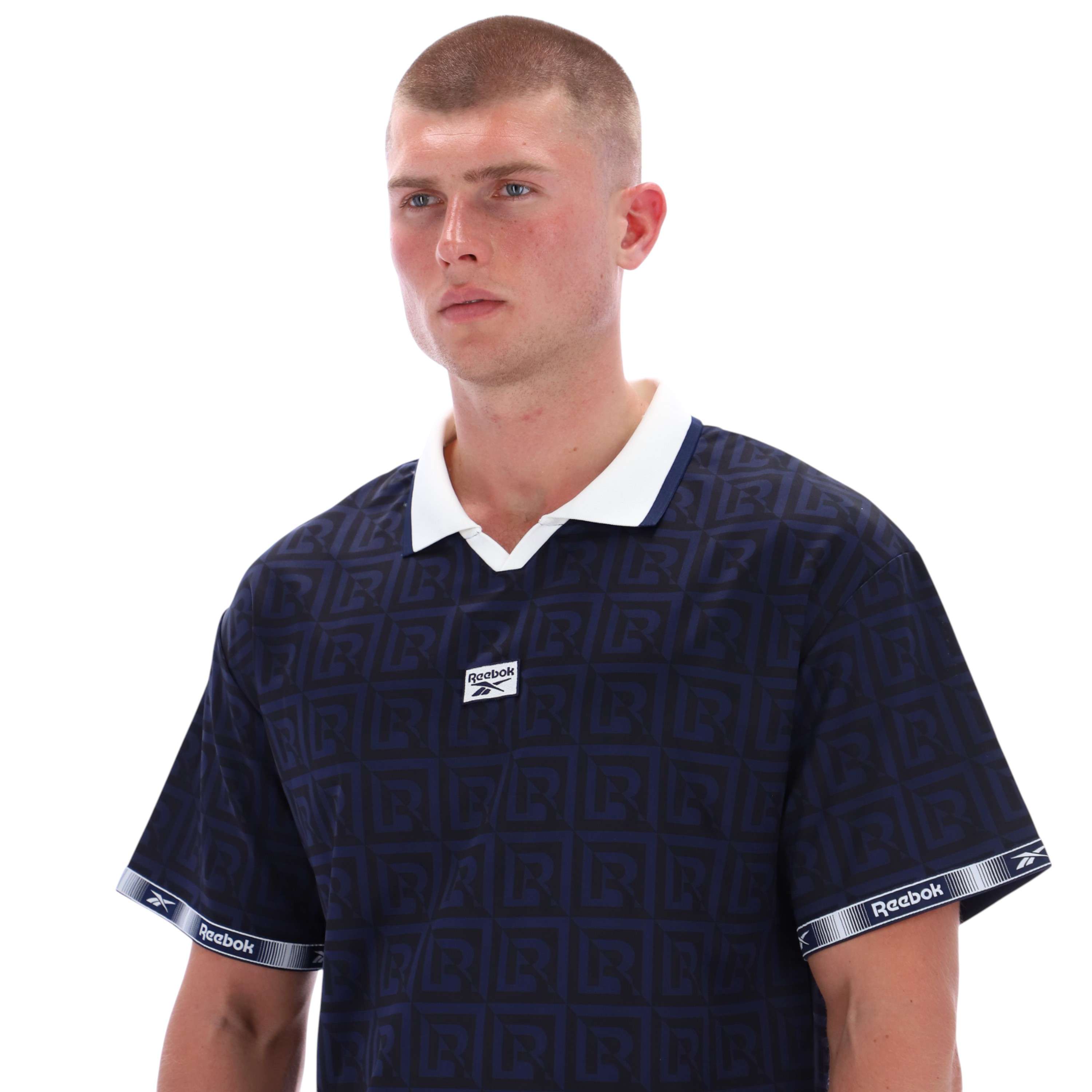 Polo de fútbol con monograma