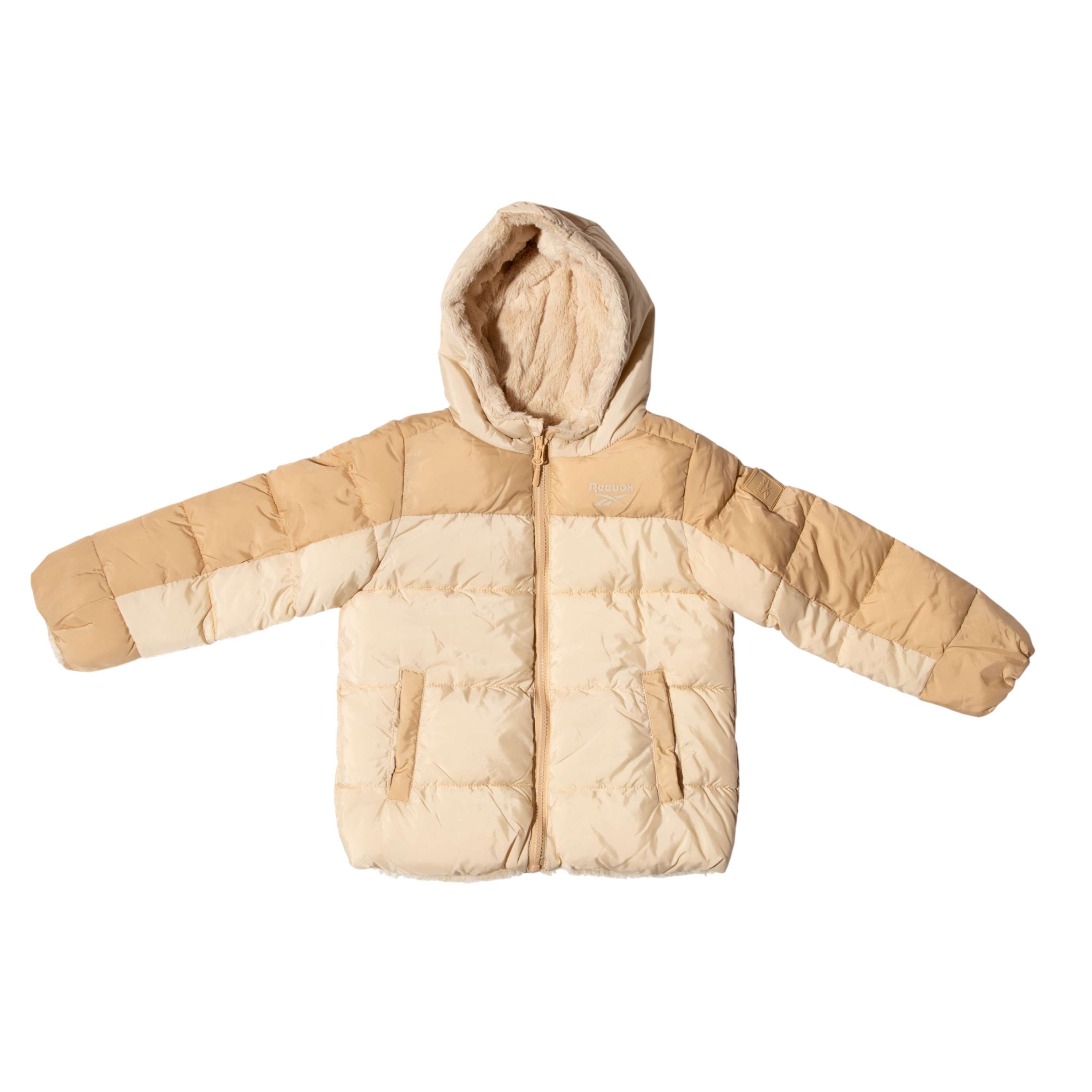 Chamarra puffer reversible con forro de piel sintética image number 4