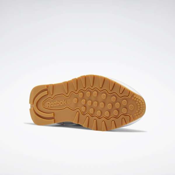 Un homenaje al estilo Reebok de principios del siglo XX. Estos tenis tienen un aire retro que combina a la perfección con tu vida moderna. image number 4
