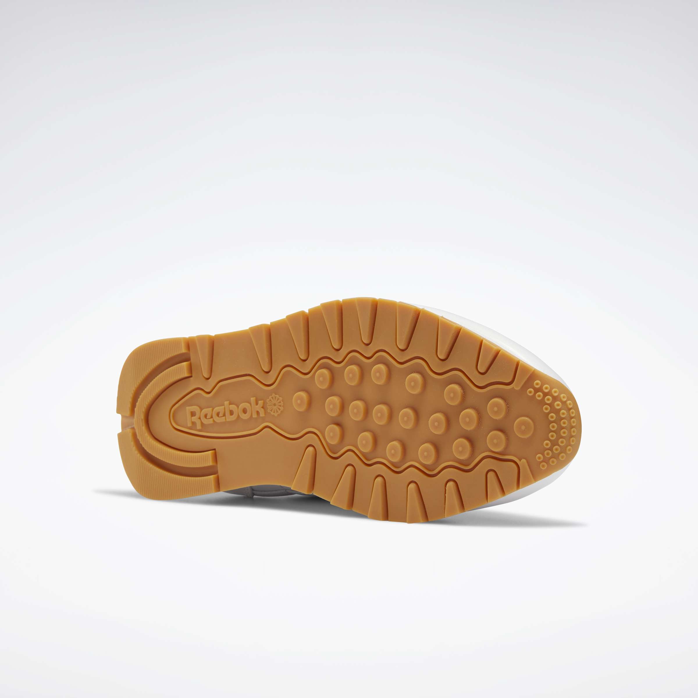 Un homenaje al estilo Reebok de principios del siglo XX. Estos tenis tienen un aire retro que combina a la perfección con tu vida moderna. image number 4