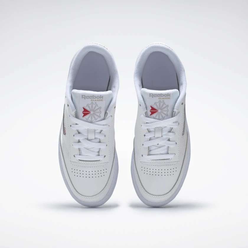 Un estilo sencillo significa que estos tenis de cuero flexible combinan con todo. Porque a veces no tienes que decir nada para hacer una declaración. image number 5