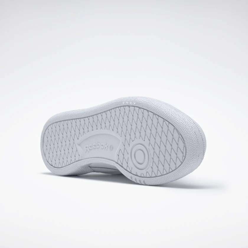 Un estilo sencillo significa que estos tenis de cuero flexible combinan con todo. Porque a veces no tienes que decir nada para hacer una declaración. image number 4