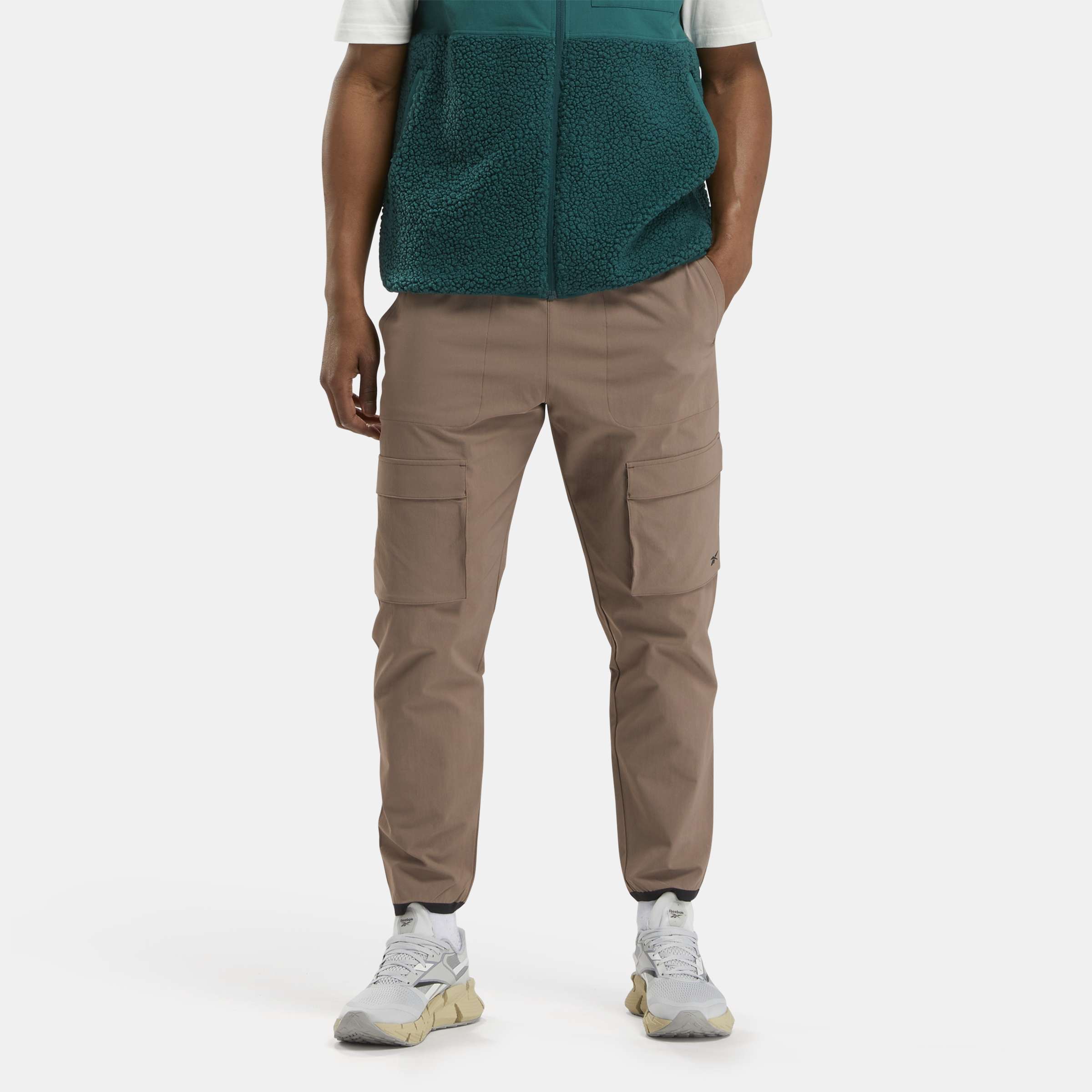 Pantalón Cargo Skystretch Woven image number 0