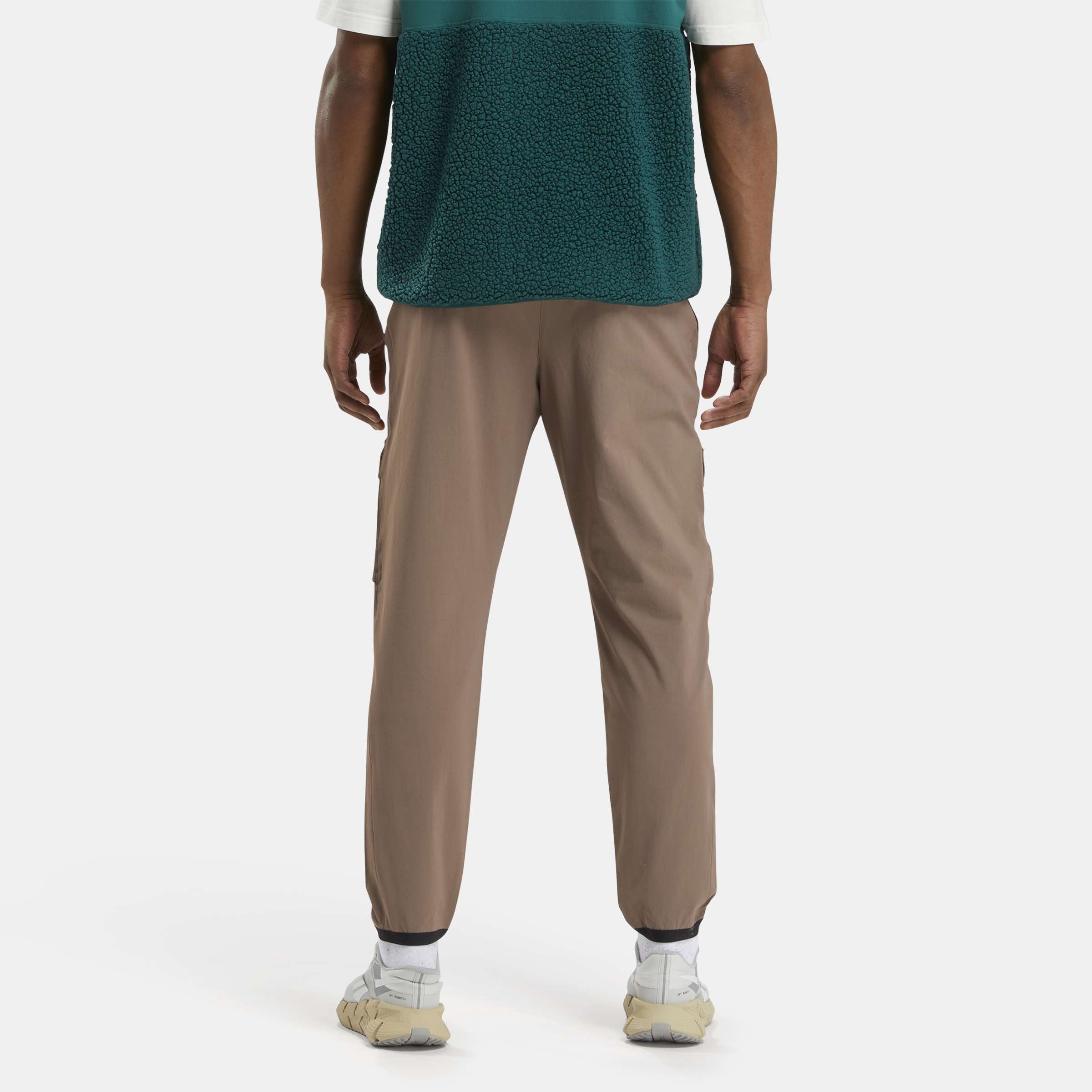 Pantalón Cargo Skystretch Woven image number 2