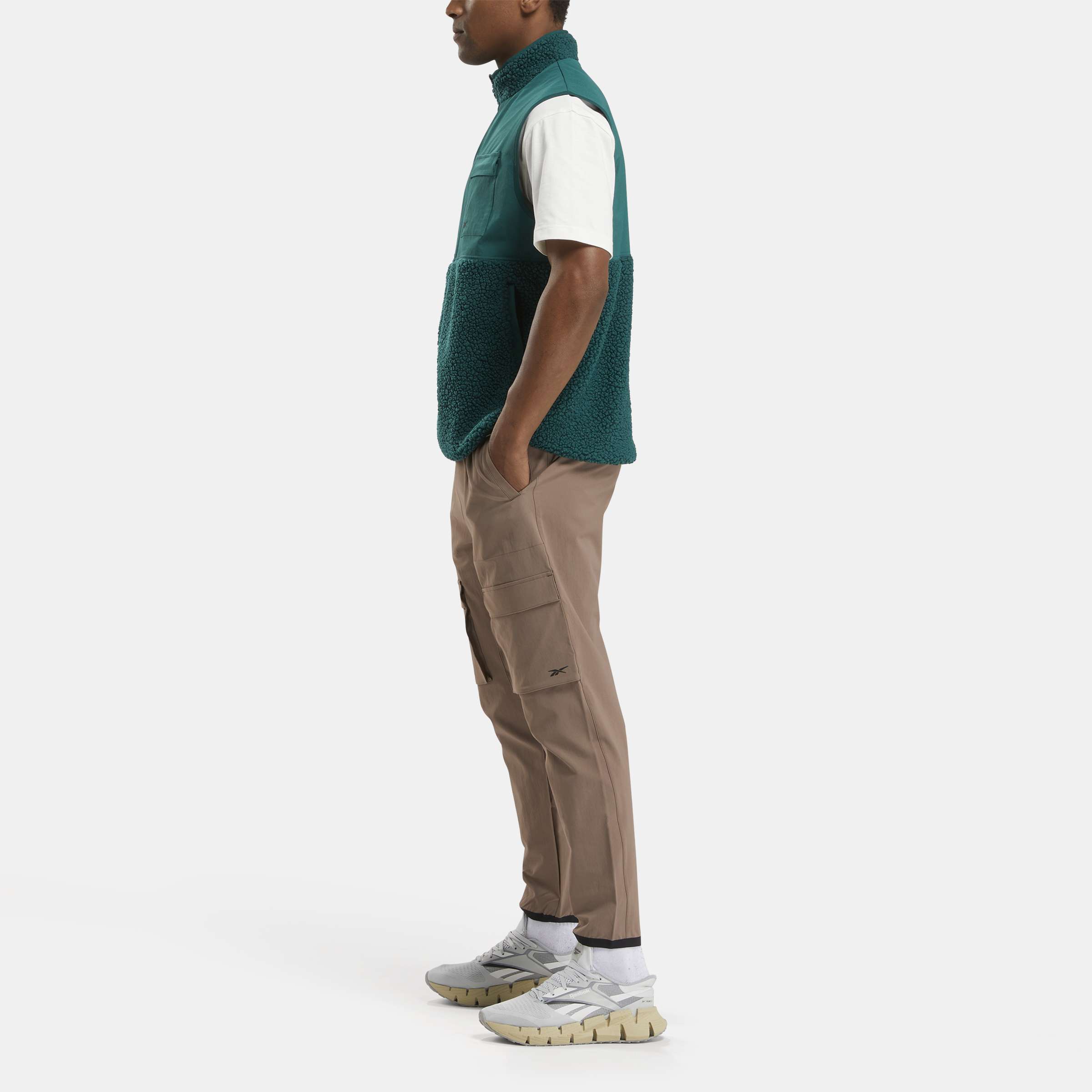 Pantalón Cargo Skystretch Woven image number 4