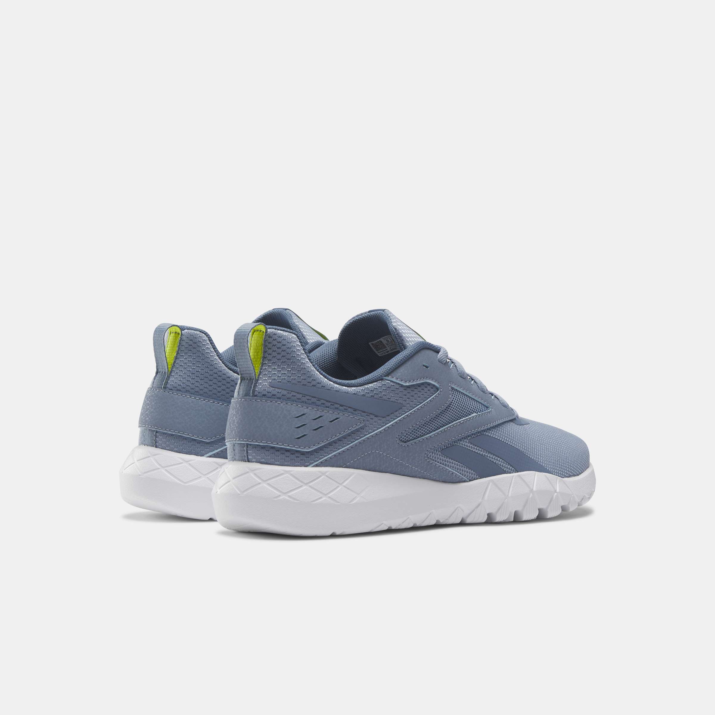 Ya lo das todo en tus entrenamientos, acompañate con estos tenis Reebok y su entresuela con tecnología FuelFoam amortigua los saltos y las zancadas.
