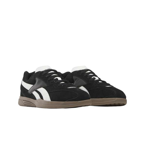 Tenis Hammer Street Una fiel recreación de los modelos de los años 90 y 2000, con una parte superior de cuero, puntera de gamuza y suela exterior texturizada.