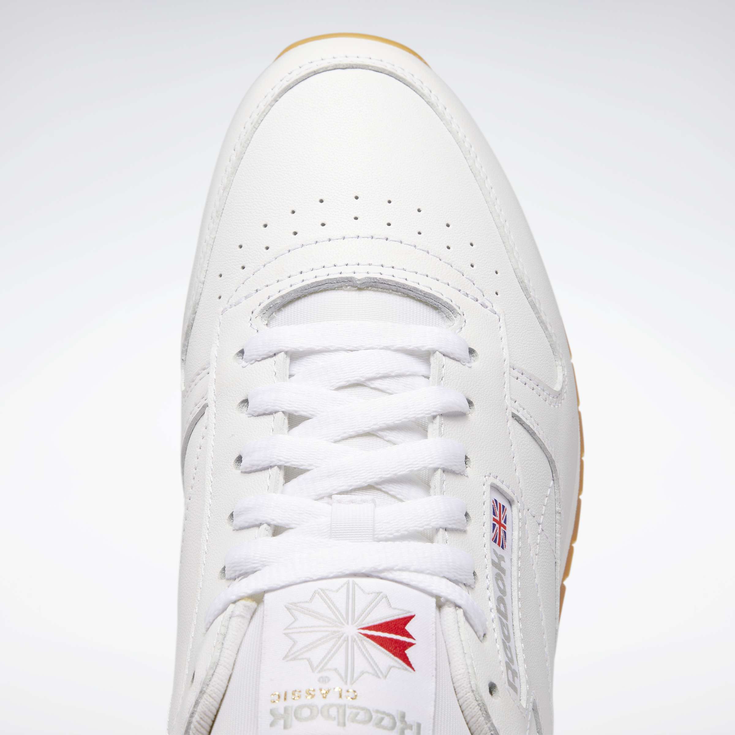Un homenaje al estilo Reebok de principios del siglo XX. Estos tenis tienen un aire retro que combina a la perfección con tu vida moderna. image number 8