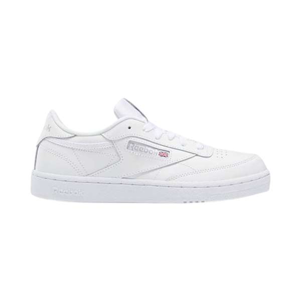 Tenis Club C Combina un estilo skate con un diseño audaz y colores neutros, lo que los hace versátiles y fáciles de combinar con cualquier atuendo.