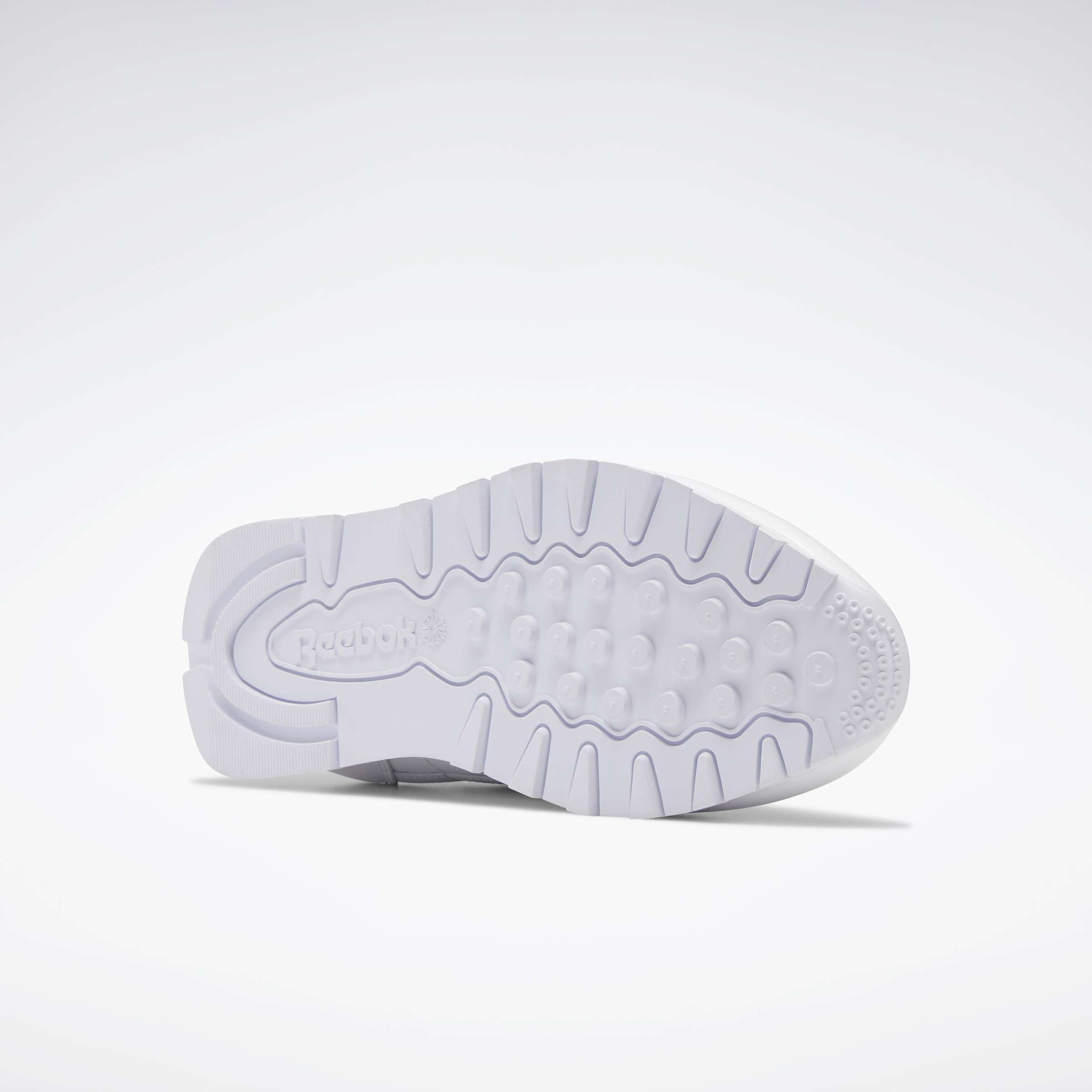 Un homenaje al estilo Reebok de principios del siglo XX. Estos tenis tienen un aire retro que combina a la perfección con tu vida moderna. image number 4