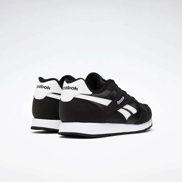 Tenis Ultra Flash La parte superior de nailon con gamuza sintética ofrece un aspecto texturizado a tus outfits de todos los días.