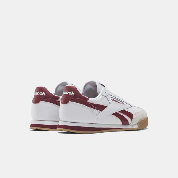 Tenis Campio XT Inspirados en el fútbol vintage de los años 90, combinan una silueta elegante y colores clásicos con una puntera de gamuza y goma.
