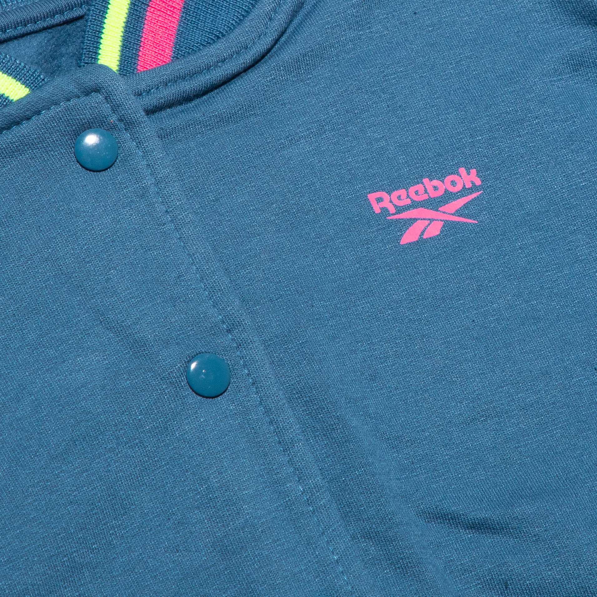 Conjunto deportivo para niña 3pzas image number 4