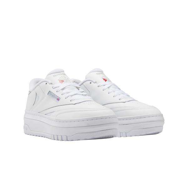 Ser súper extra es algo bueno. Estos zapatos Club C Extra lo demuestran. Una entresuela de plataforma exagerada te brinda un punto de vista elevado. image number 2