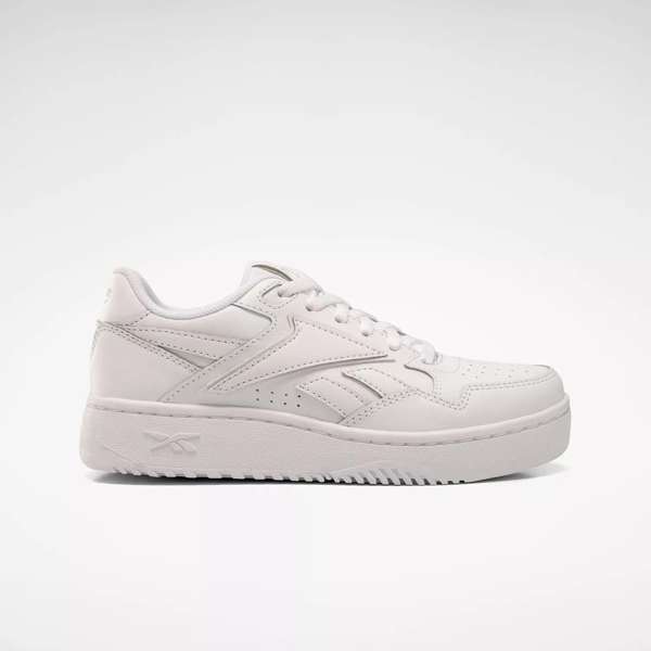 Tenis ATR Chill Inspirados en el legado de Reebok de los años 90, reinventan un estilo clásico de baloncesto con una parte superior de cuero suave.