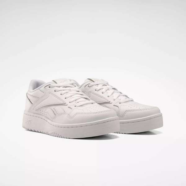 Tenis ATR Chill Inspirados en el legado de Reebok de los años 90, reinventan un estilo clásico de baloncesto con una parte superior de cuero suave.