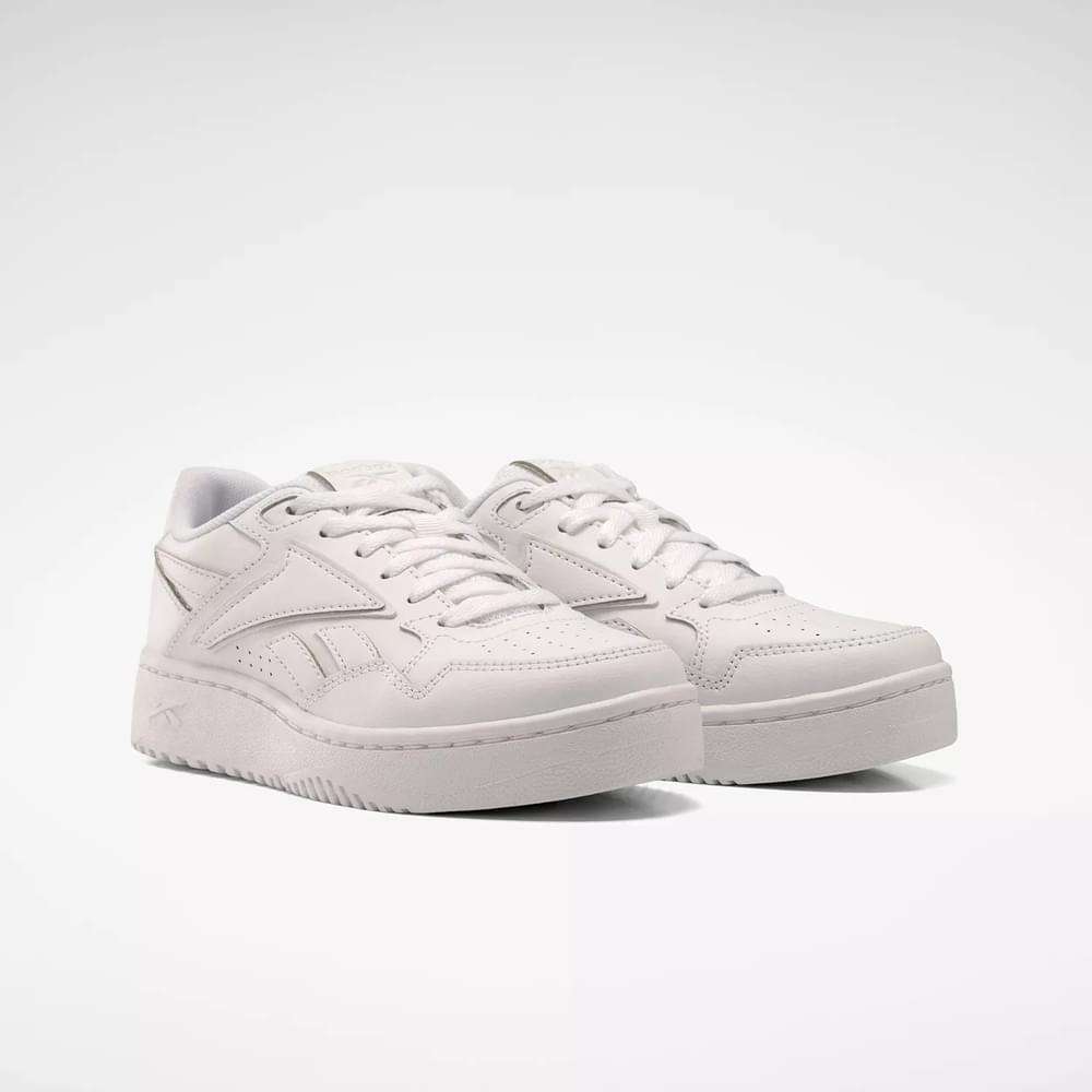 Inspirados en el legado de Reebok de los años 90, reinventan un estilo clásico de baloncesto con una parte superior de cuero suave.