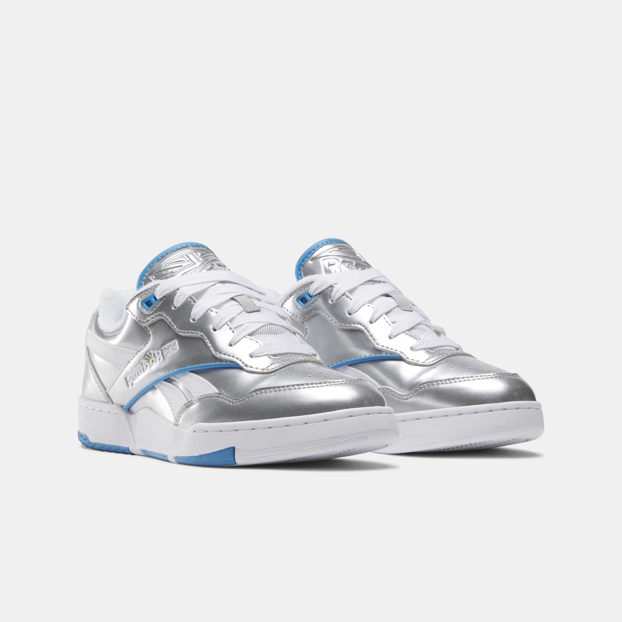 Si&eacute;ntete como si hubieras encontrado un par de tenis Reebok antiguos en el s&oacute;tano de alguien. Esa es la vibra de tus pr&oacute;ximos BB 4000 II.