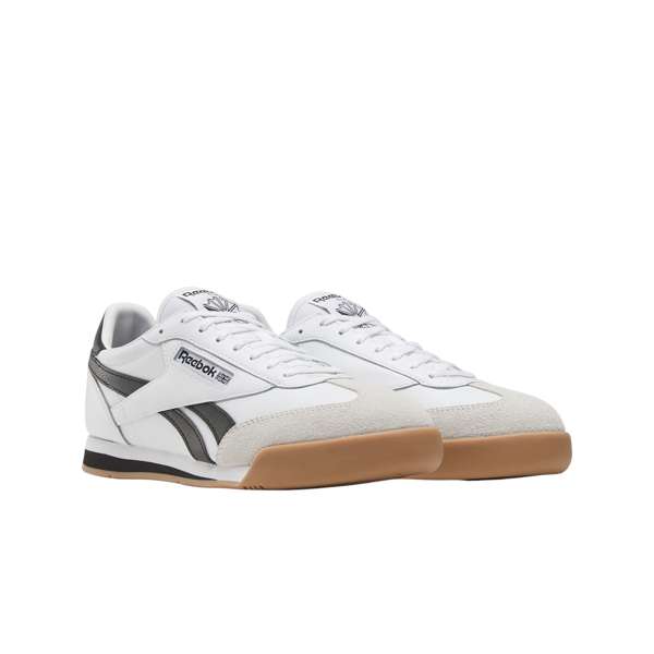 Inspirados en el fútbol vintage de los años 90, combinan una silueta elegante y colores clásicos con una puntera de gamuza y goma. image number 2