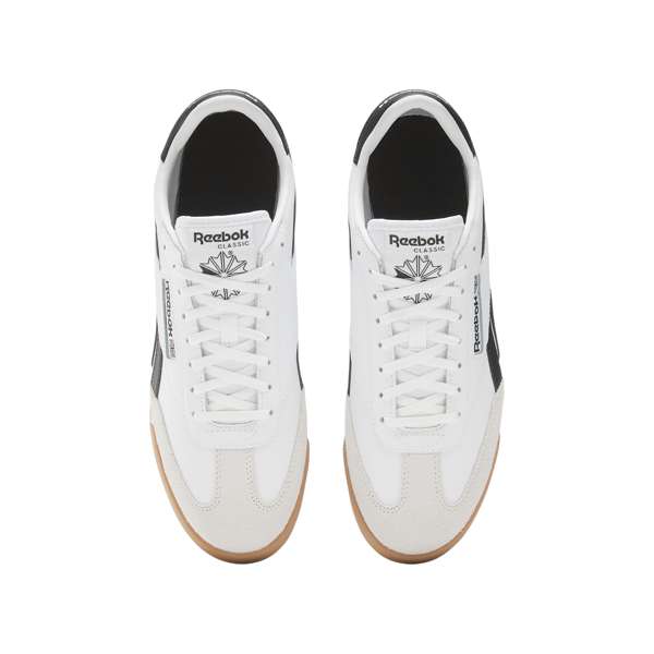 Inspirados en el fútbol vintage de los años 90, combinan una silueta elegante y colores clásicos con una puntera de gamuza y goma. image number 4